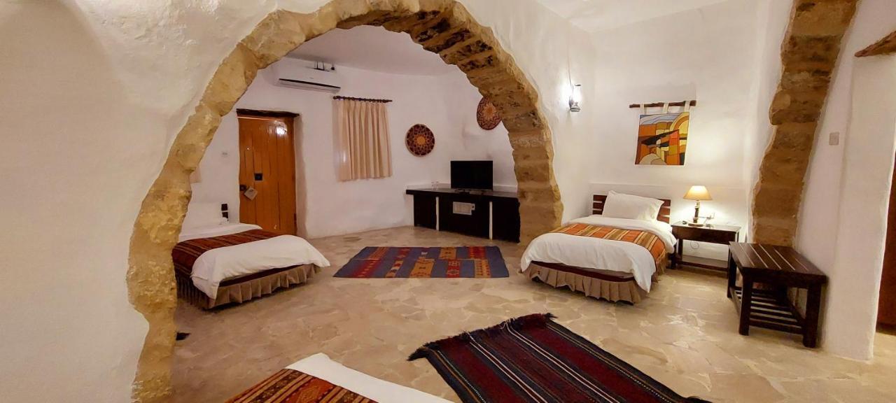 Hayat Zaman Hotel And Resort Petra Wadi Musa Eksteriør billede