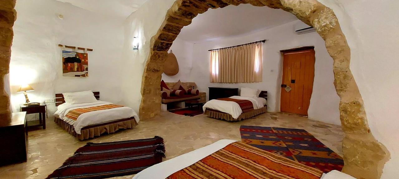 Hayat Zaman Hotel And Resort Petra Wadi Musa Eksteriør billede