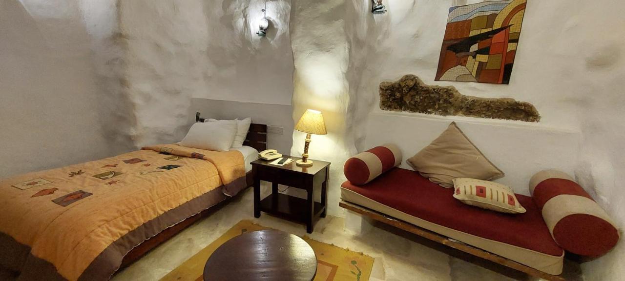 Hayat Zaman Hotel And Resort Petra Wadi Musa Eksteriør billede