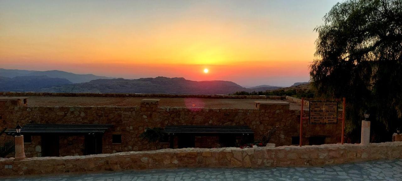 Hayat Zaman Hotel And Resort Petra Wadi Musa Eksteriør billede